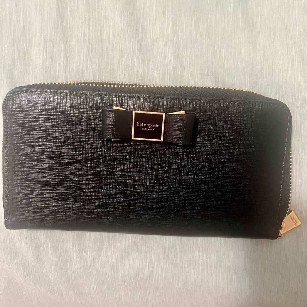 Kate Spade wallet never used